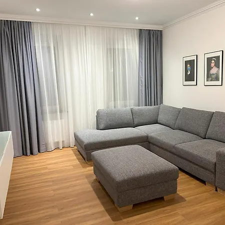 In Bad Wilhelmshoehe Mit Grossem Balkon Im Gruenen *
