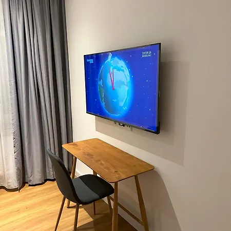 In Bad Wilhelmshoehe Mit Grossem Balkon Im Gruenen Und Kostenfreien Parkplaetzen קאסל