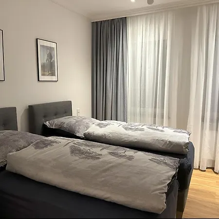 In Bad Wilhelmshoehe Mit Grossem Balkon Im Gruenen Und Kostenfreien Parkplaetzen * קאסל