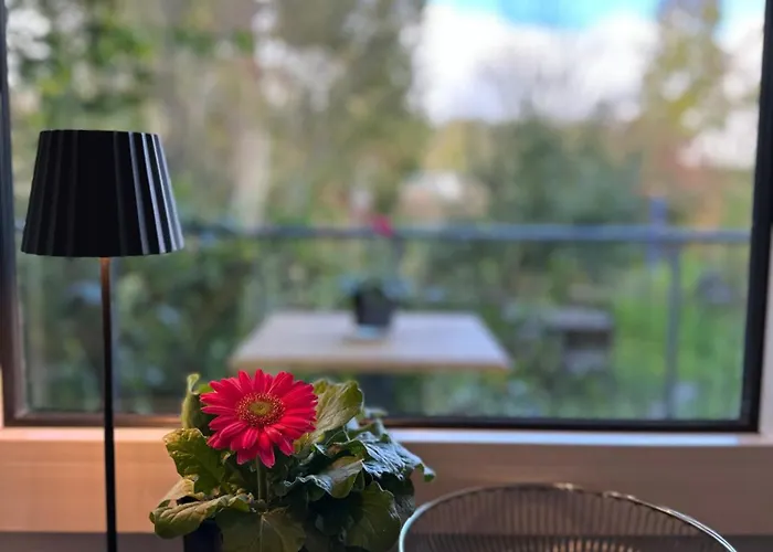 公寓 In Bad Wilhelmshoehe Mit Grossem Balkon Im Gruenen Und Kostenfreien Parkplaetzen *